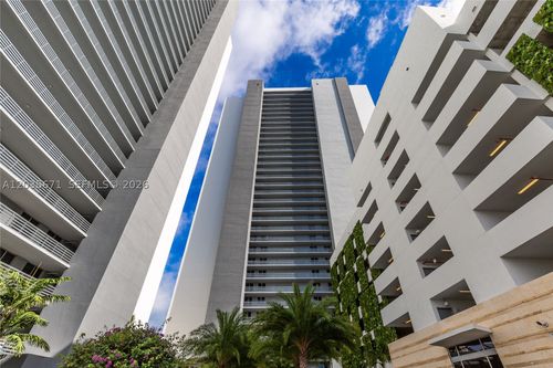 1805-16385 Biscayne Blvd, Aventura, FL, 33160-5472 | Card Image