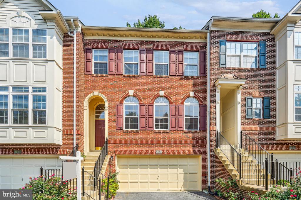 Ashleigh Woods Ct, Rockville, MD 20851