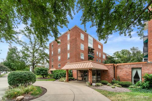 2a-450 W Downer Place, Aurora, IL, 60506 | Card Image