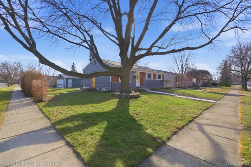 39209 Nottingham St, Westland, MI, 48186-3729 | Card Image