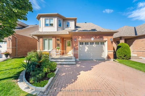 8 Via Amici, Alliston, ON, L9R2B4 | Card Image
