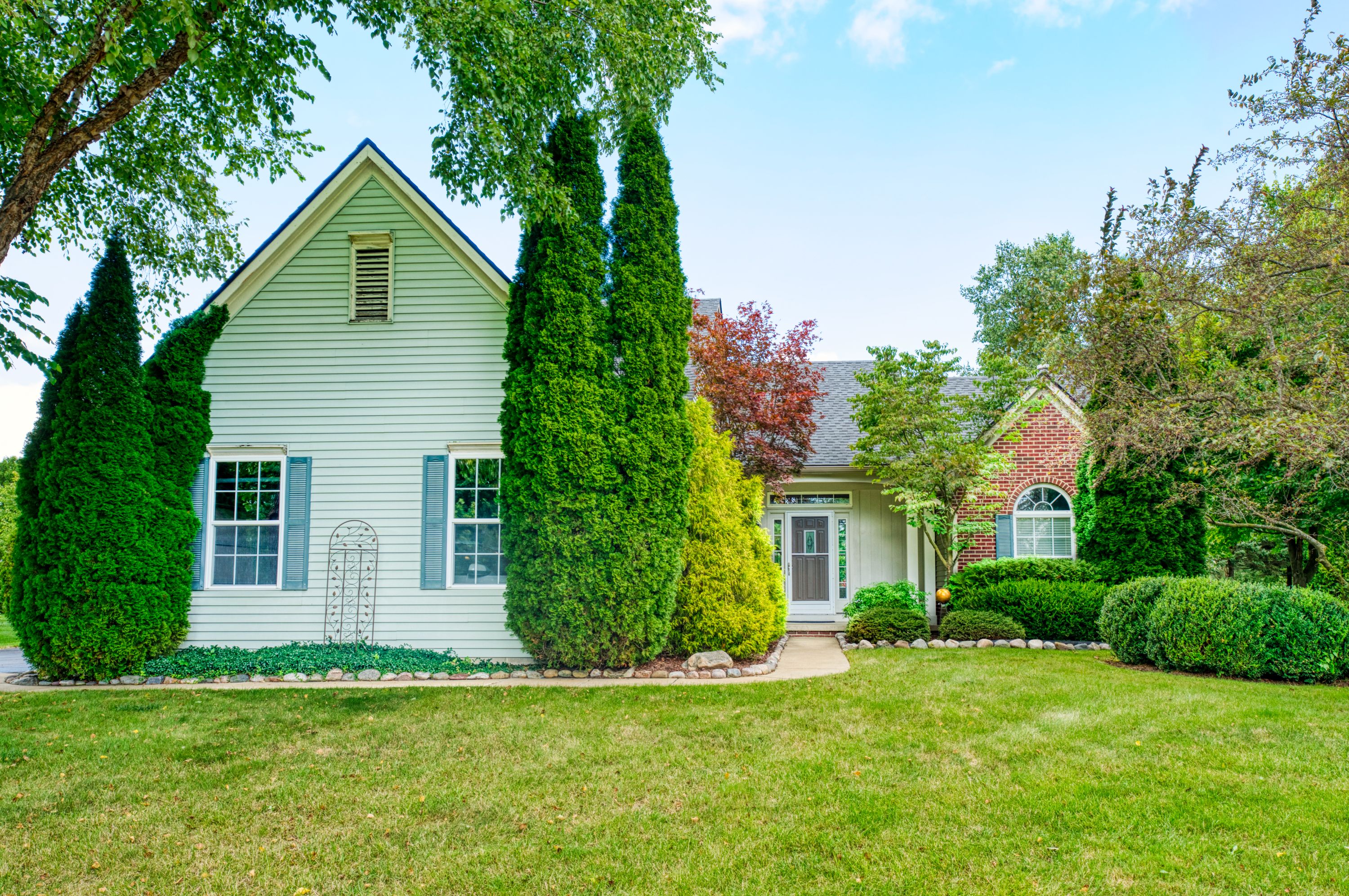 Hay Creek Dr, Pinckney, MI 48169