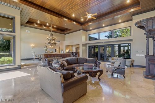 33 Promontory Ridge Dr, Las Vegas, NV, 89135-1670 | Card Image