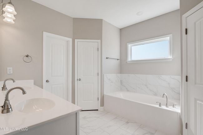 Primary Bath 2 | Image 12