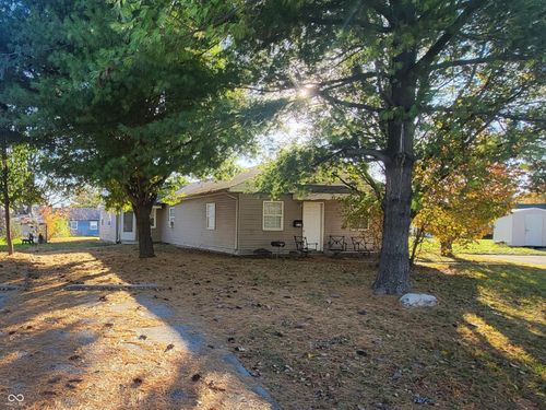 6147 Commodore Dr, Indianapolis, IN, 46219-2133 | Card Image