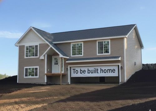 95 Finch Dr, Traverse City, MI, 49685 | Card Image