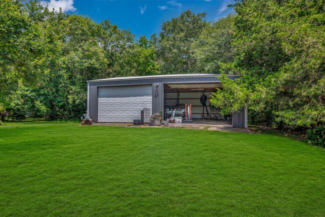 250 County Road 498, Home with 3 bedrooms, 2 bathrooms and 6 parking in Sweeny TX | Image 11
