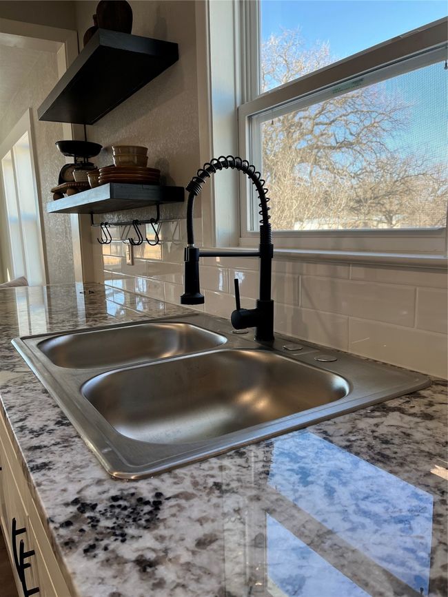 1750 Highway 3381, House other with 3 bedrooms, 2 bathrooms and null parking in Comanche TX | Image 6