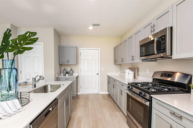 12842 Canter Call Rd, House other with 4 bedrooms, 3 bathrooms and null parking in LITHIA FL | Image 7