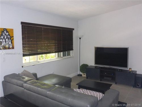 1001-6880 Nw 166th Ter, Miami Lakes, FL, 33014-6065 | Card Image