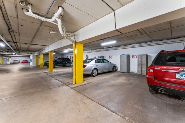 Heated underground Parking | Image 34
