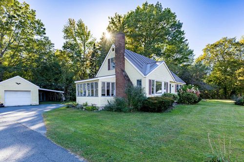 260 Highland Ave, White River Junction, VT, 05001-8028 | Card Image