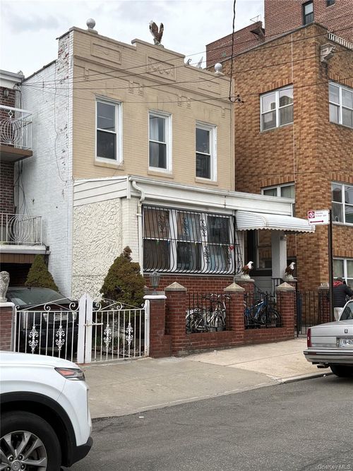 48-72 37th St, Long Island City, NY, 11101-1967 | Card Image