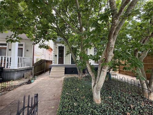 1522 Melpomene St, New Orleans, LA, 70130-4412 | Card Image
