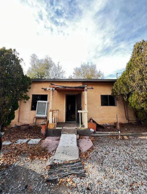 17 County Road 144, Alcalde, NM, 87511-8810 | Card Image