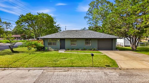 609 Magnolia St, Bastrop, TX, 78602-1511 | Card Image
