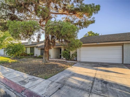 5612 Pearldrop Ave, Las Vegas, NV, 89107-1563 | Card Image