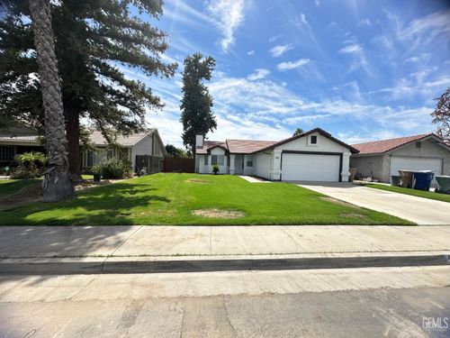 4401 Cyclone Dr, Bakersfield, CA, 93313-3928 | Card Image