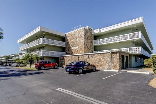 323-4890 Bay St Ne, ST PETERSBURG, FL, 33703-4057 | Card Image