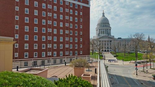 apt-303-111 N Hamilton St, Madison, WI, 53703-2181 | Card Image