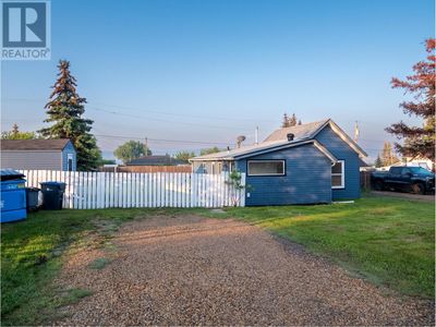 1005 95 Ave, House other with 2 bedrooms, 1 bathrooms and null parking in Dawson Creek BC | Image 1