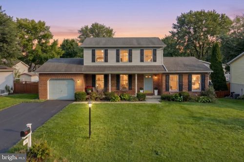 19 Garden Ln, HANOVER, PA, 17331-9771 | Card Image