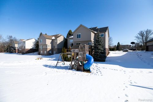5731 Bingham Dr, Commerce Township, MI, 48382-5020 | Card Image