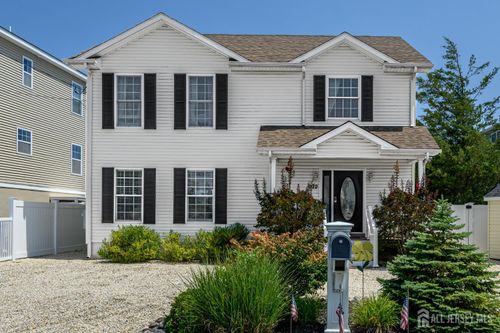 972 Mill Creek Rd, Manahawkin, NJ, 08050-4541 | Card Image
