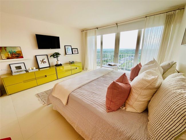 APT-11B - 881 Ocean Dr, Condo with 2 bedrooms, 2 bathrooms and null parking in Key Biscayne FL | Image 36
