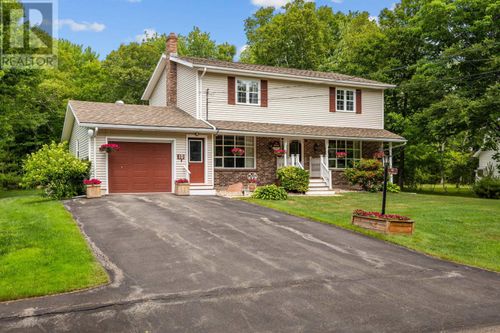 10 Woodlands Blvd, Cornwall, PE, C0A1H4 | Card Image