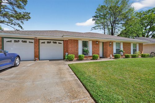 9813 High Point Dr, Shreveport, LA, 71106-7626 | Card Image