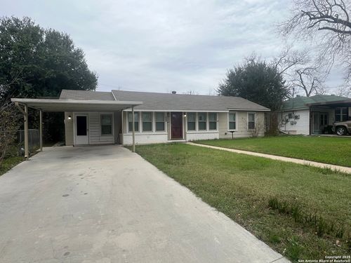 1012 E Walnut St, Seguin, TX, 78155-5025 | Card Image