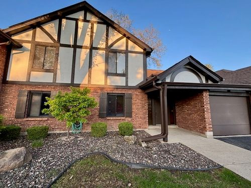 19c-11151 Cottonwood Dr, Palos Hills, IL, 60465-2526 | Card Image