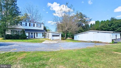 2067 Leithsville Rd, HELLERTOWN, PA, 18055-3007 | Card Image