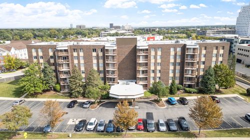 apt-305-2201 S Grace St, Lombard, IL, 60148-5504 | Card Image