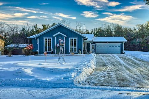 619 Rose St, Black River Falls, WI, 54615-9295 | Card Image