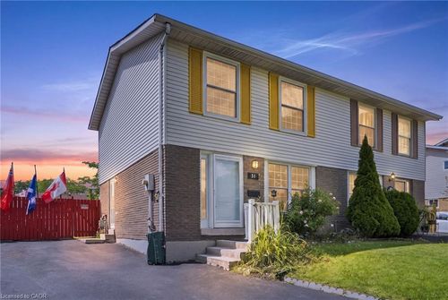 31 Belleau St, Stoney Creek, ON, L8J1N1 | Card Image