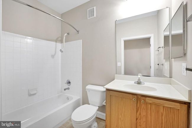 APT-208 - 500 King Farm Blvd, Condo with 3 bedrooms, 2 bathrooms and null parking in ROCKVILLE MD | Image 33