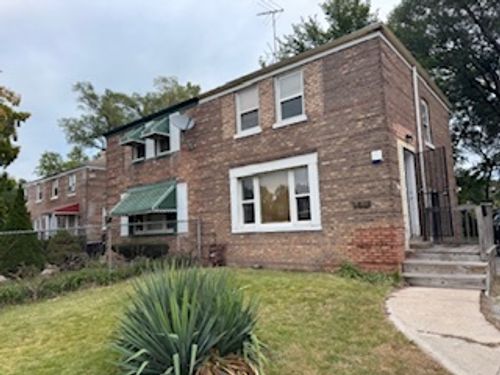 9741 S Hoxie Ave, Chicago, IL, 60617-4943 | Card Image