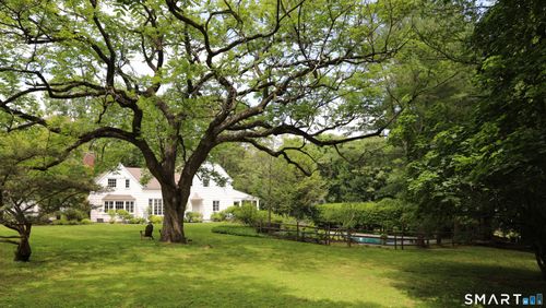 152 E Rocks Rd, Norwalk, CT, 06851-1723 | Card Image