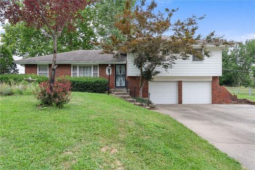 17205 E 28th Ter S, Independence, MO, 64057-1236 | Card Image