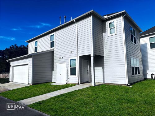 81 Fern Ct, Lake Jackson, TX, 77566-4201 | Card Image