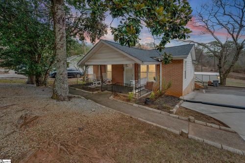 2817 Anderson Rd, Greenville, SC, 29611-5957 | Card Image