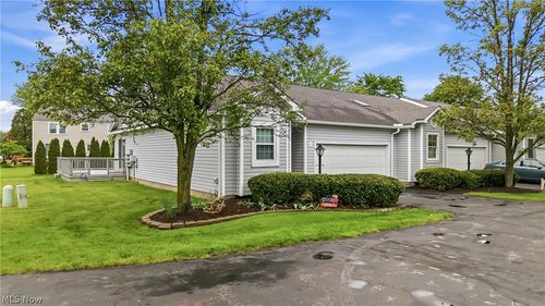 111 Greenfield Oval Nw, Warren, OH, 44483-1100 | Card Image