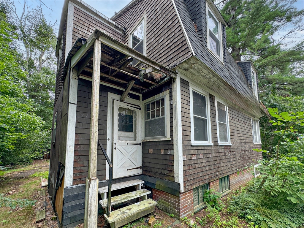 Pine Tree Ter, South Barre, MA 01074