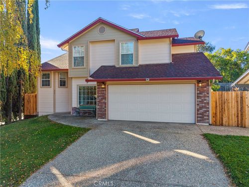 255 Robles Dr, Lakeport, CA, 95453-3132 | Card Image