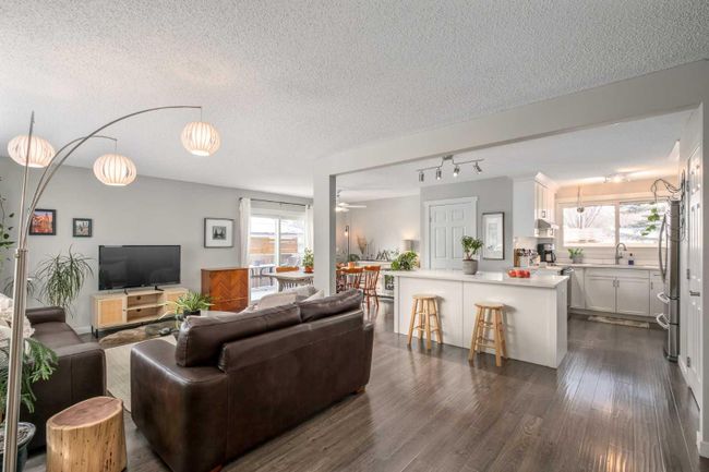 11468 Braniff Road Sw, Home with 4 bedrooms, 2 bathrooms and 4 parking in Calgary AB | Image 2