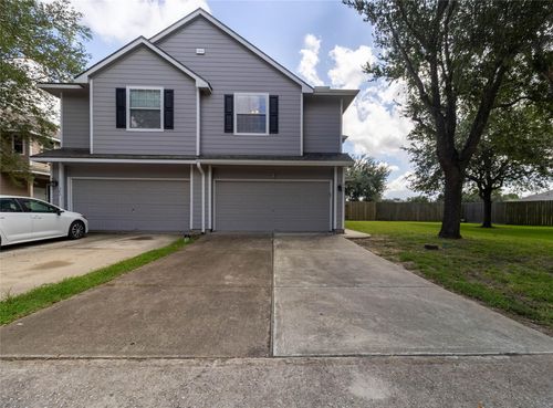 285 Brandy Ridge Ln, Dickinson, TX, 77539-4298 | Card Image