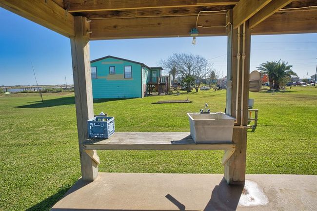 1709 County Road 441 D, House other with 3 bedrooms, 2 bathrooms and null parking in Brazoria TX | Image 11