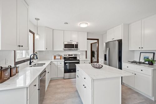 6485 46th Ave Se, Saint Cloud, MN, 56304-8522 | Card Image